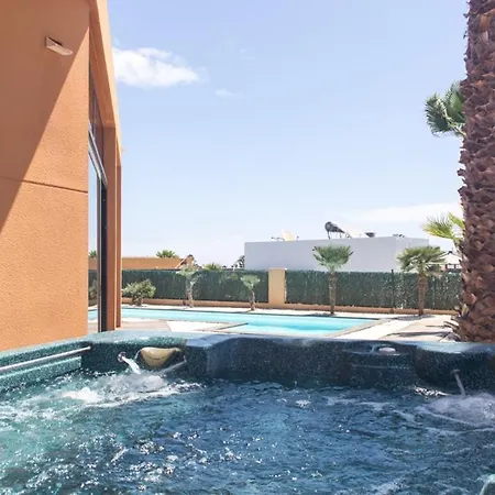 Vila Melania Paradise - Jacuzzi, Private Pool, Gym, Minigolf, Chill Terrace, 4 Bedrooms Caleta De Fuste