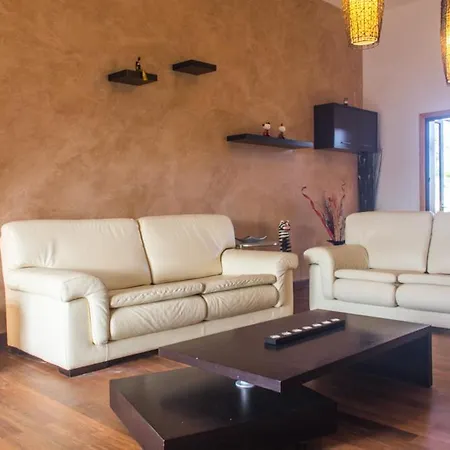 Melania Paradise - Jacuzzi, Private Pool, Gym, Minigolf, Chill Terrace, 4 Bedrooms Vila