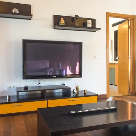 Vila Melania Paradise - Jacuzzi, Private Pool, Gym, Minigolf, Chill Terrace, 4 Bedrooms *