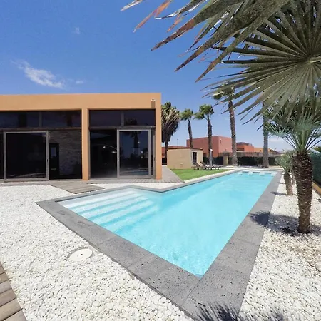 Melania Paradise - Jacuzzi, Private Pool, Gym, Minigolf, Chill Terrace, 4 Bedrooms