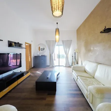 Vila Melania Paradise - Jacuzzi, Private Pool, Gym, Minigolf, Chill Terrace, 4 Bedrooms