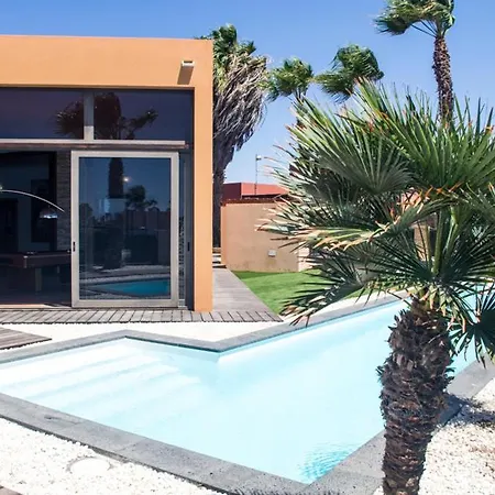 Melania Paradise - Jacuzzi, Private Pool, Gym, Minigolf, Chill Terrace, 4 Bedrooms Vila