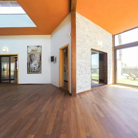 Melania Paradise - Jacuzzi, Private Pool, Gym, Minigolf, Chill Terrace, 4 Bedrooms Vila *