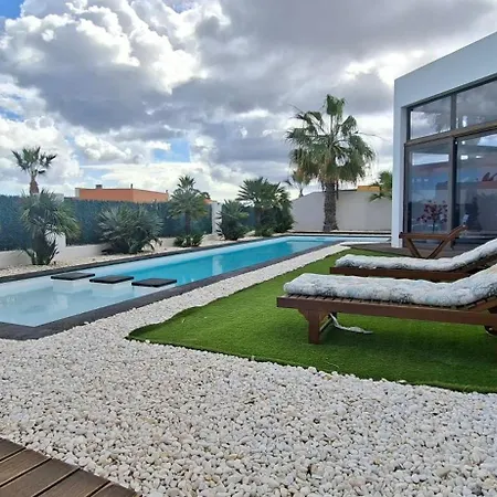 Melania Paradise - Jacuzzi, Private Pool, Gym, Minigolf, Chill Terrace, 4 Bedrooms Villa Caleta De Fuste