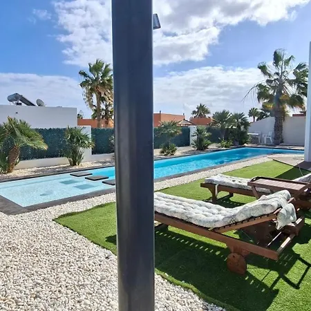 Melania Paradise - Jacuzzi, Private Pool, Gym, Minigolf, Chill Terrace, 4 Bedrooms * Caleta De Fuste
